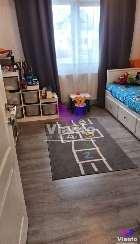 Apartament 3 camere si curte proprie | Parcare privata | Selimbar