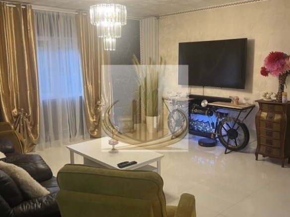 Casă de închiriat în Săcălaz – 199 mp, 4 camere, piscină și terasă