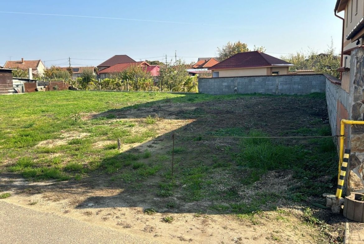 Teren intravilan com Bors, 563 mp, 32 ml front- Pret 36.000 euro neg