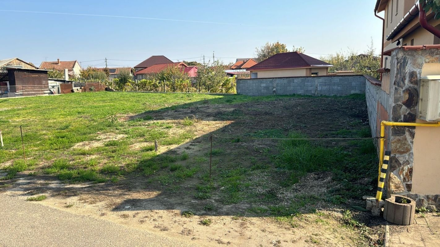 260654f5a8ba45c3bd708bbf44cd8126 Teren intravilan com Bors, 563 mp, 32 ml front- Pret 36.000 euro neg