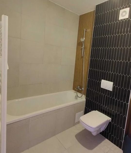 2 camere mobilat cu balcon generos de 9 mp boxă și parcare subterană