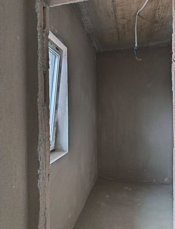 Jumătate de duplex cu interior la gri de vânzare în Giarmata Vii