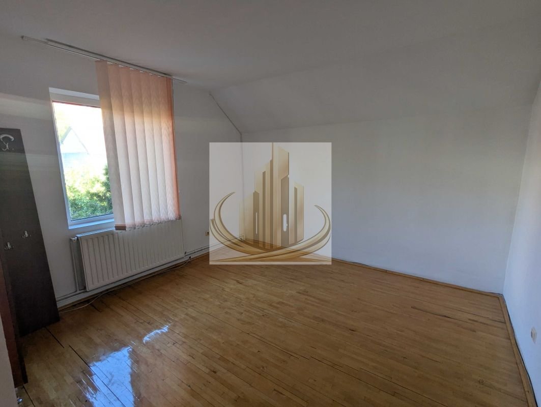 2bff9272cd244568a8d7884fbf1c76fa Vilă pentru Activități Comercia –5 Camere, Curte500 MP – Zona Aradului