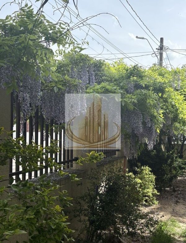 Vilă spectaculoasă în zona Brâncoveanu | 270 mp | Garaj| Curte proprie