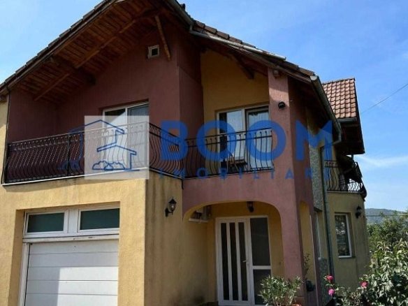 Casa de vanzare | Zona Straubing | Panouri fotovoltaice | 2 centrale |