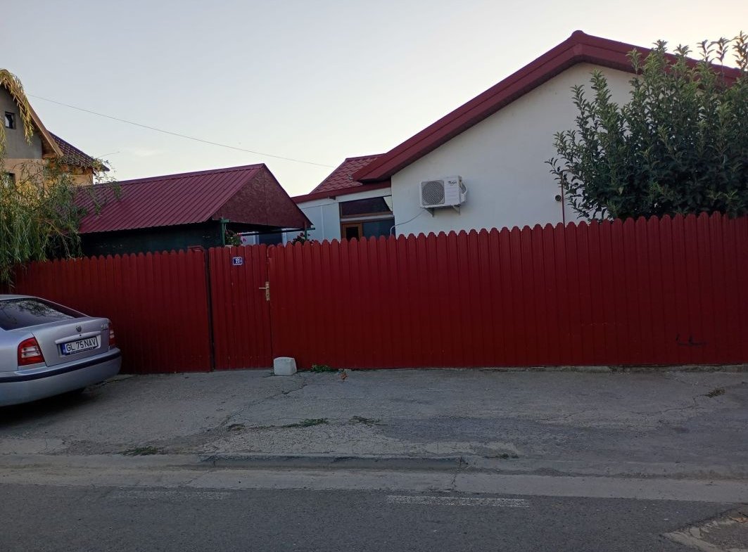 Casă 3 camere, în Tulucești