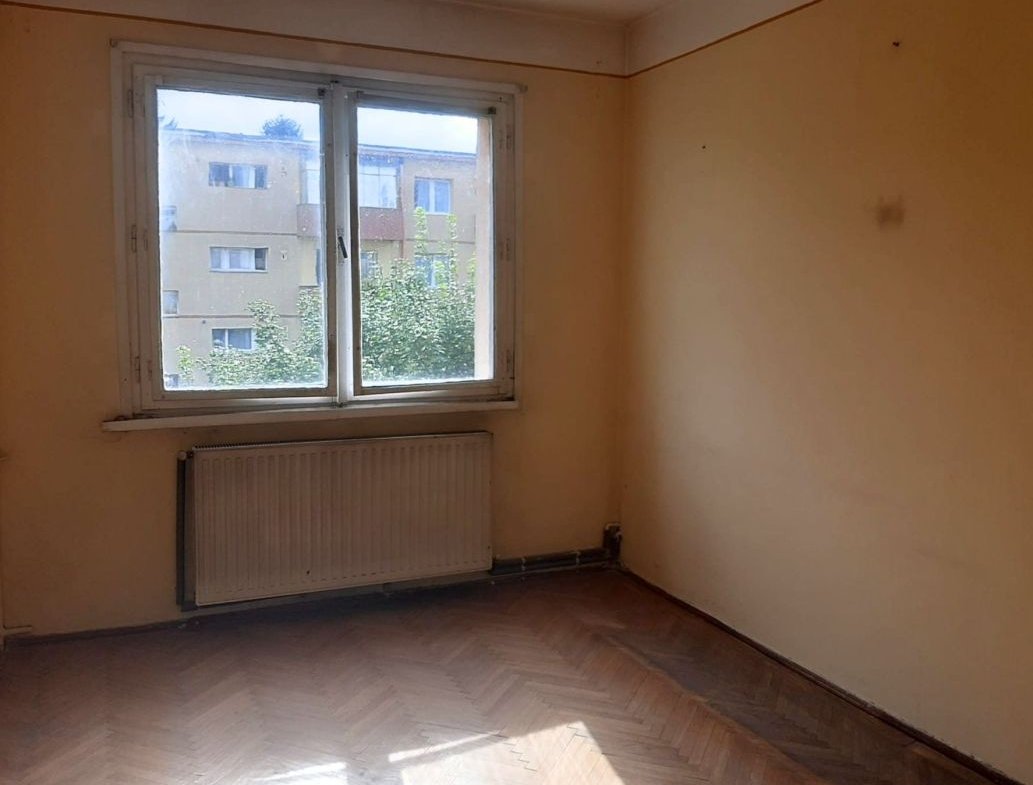 Apartament 2 camere 89000 EUR etaj intermediar foarte aproape de piata Astra