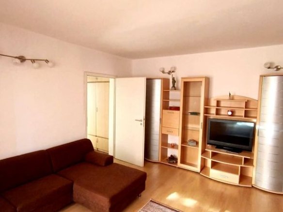 Apartament cu 2 camere, 55 mp, centrală proprie și aer condiționat