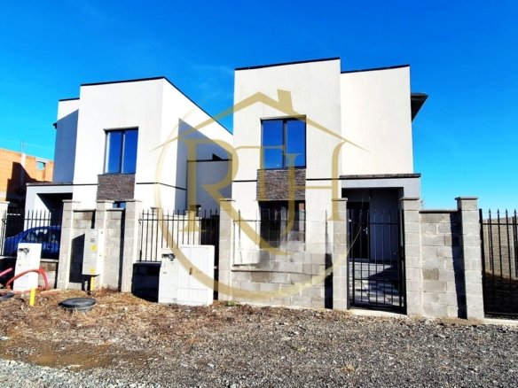 Oferim spre vanzare Case-Duplex cu 4 camere, situate in Giroc, 0% comision