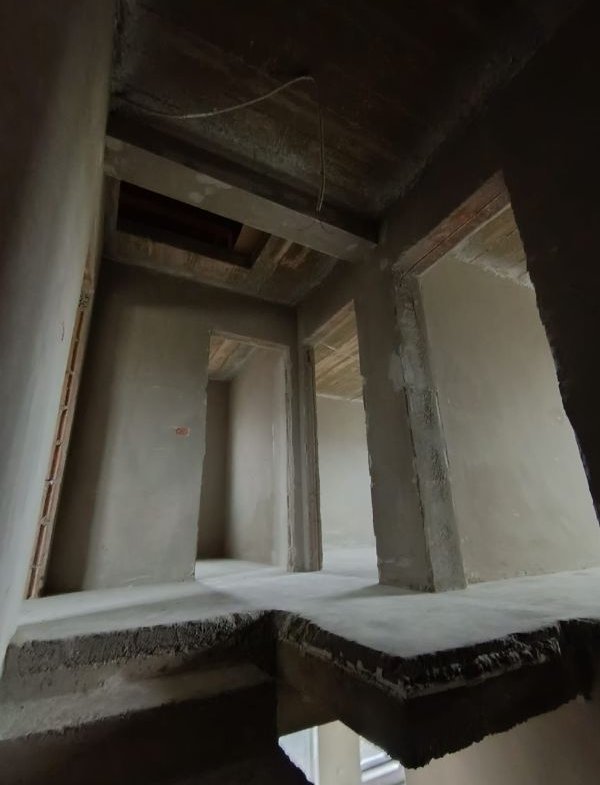 Jumătate de duplex cu interior la gri de vânzare în Giarmata Vii