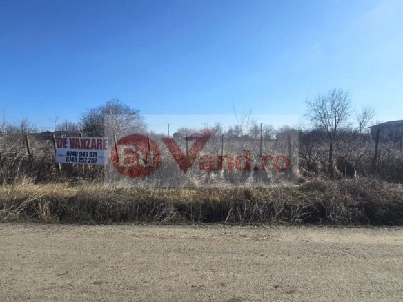 De vanzare 700 mp teren intravilan curti constructii, Vanatori, 24.500 euro