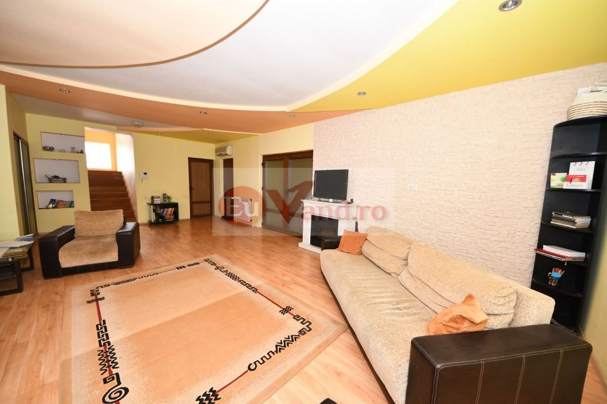 4e1a1e7b8971452fb917ae2225d3fe31 Vila spatioasa, pretabil pentru locuit/clinica, zona Micro 17 – Galati
