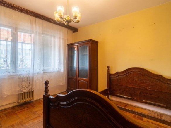 Apartament 3 camere – etaj 3 – bvd. Revolutiei – COMISION 0