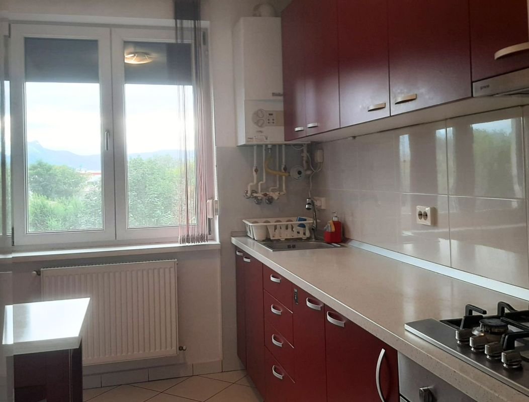 Apartament Renovat 2 Camere + Boxă 7 MP  Vedere Superbă spre Tâmpa