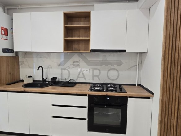 Apartament cu 3 camere Tudor etaj 2 prima închiriere