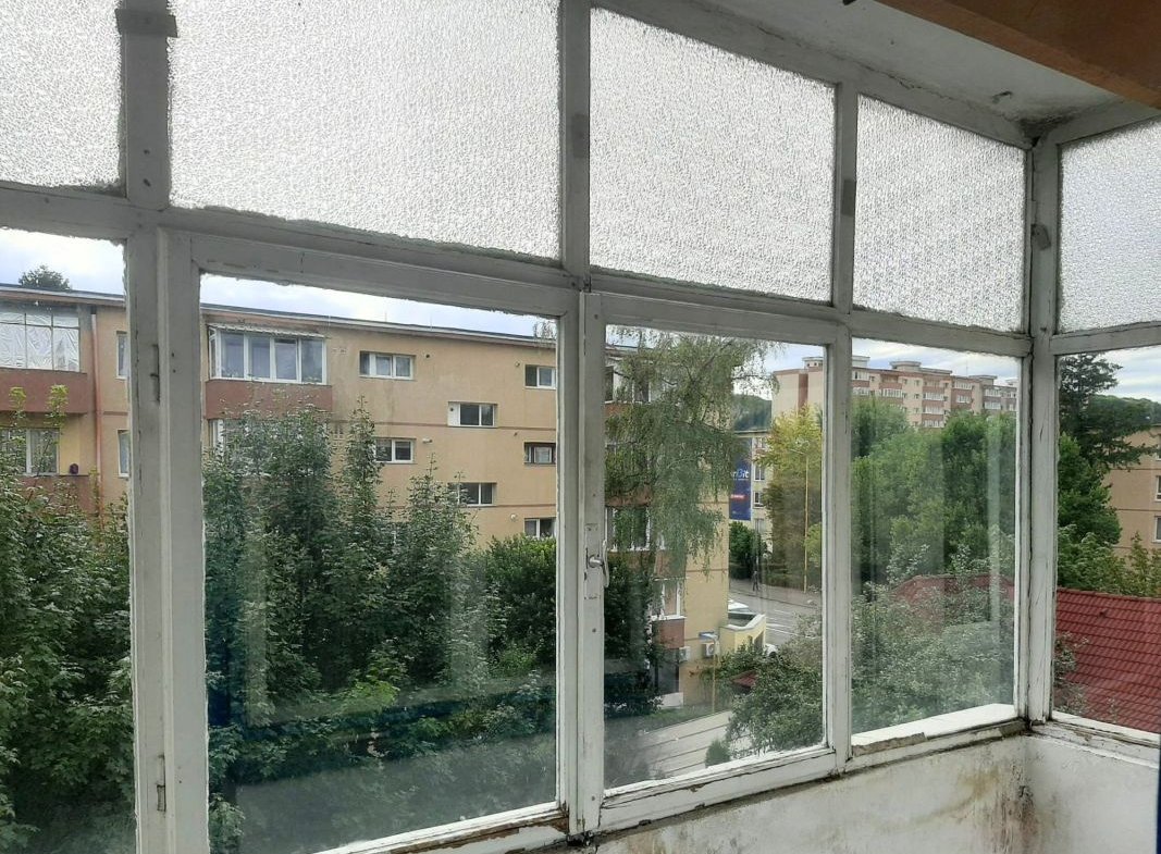 Apartament 2 camere 89000 EUR etaj intermediar foarte aproape de piata Astra