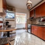 Apartament 4 camere la parter, acces direct din stradă in Micalaca