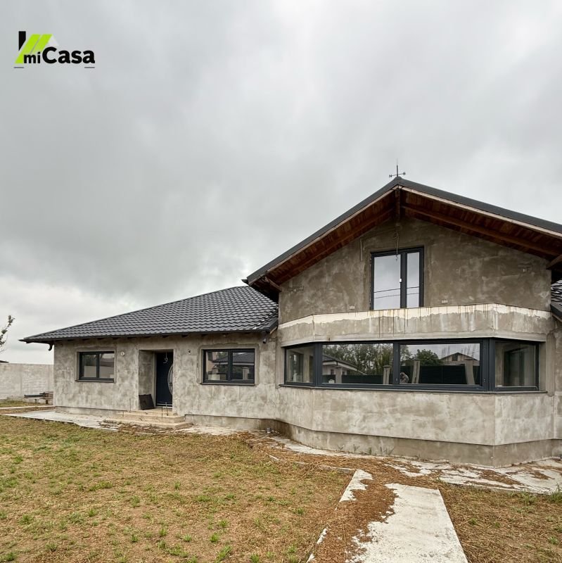 59fb1bc6af1744b1b4ebf3a8ff5a45b5 Casă cu 6 camere, în Șendreni