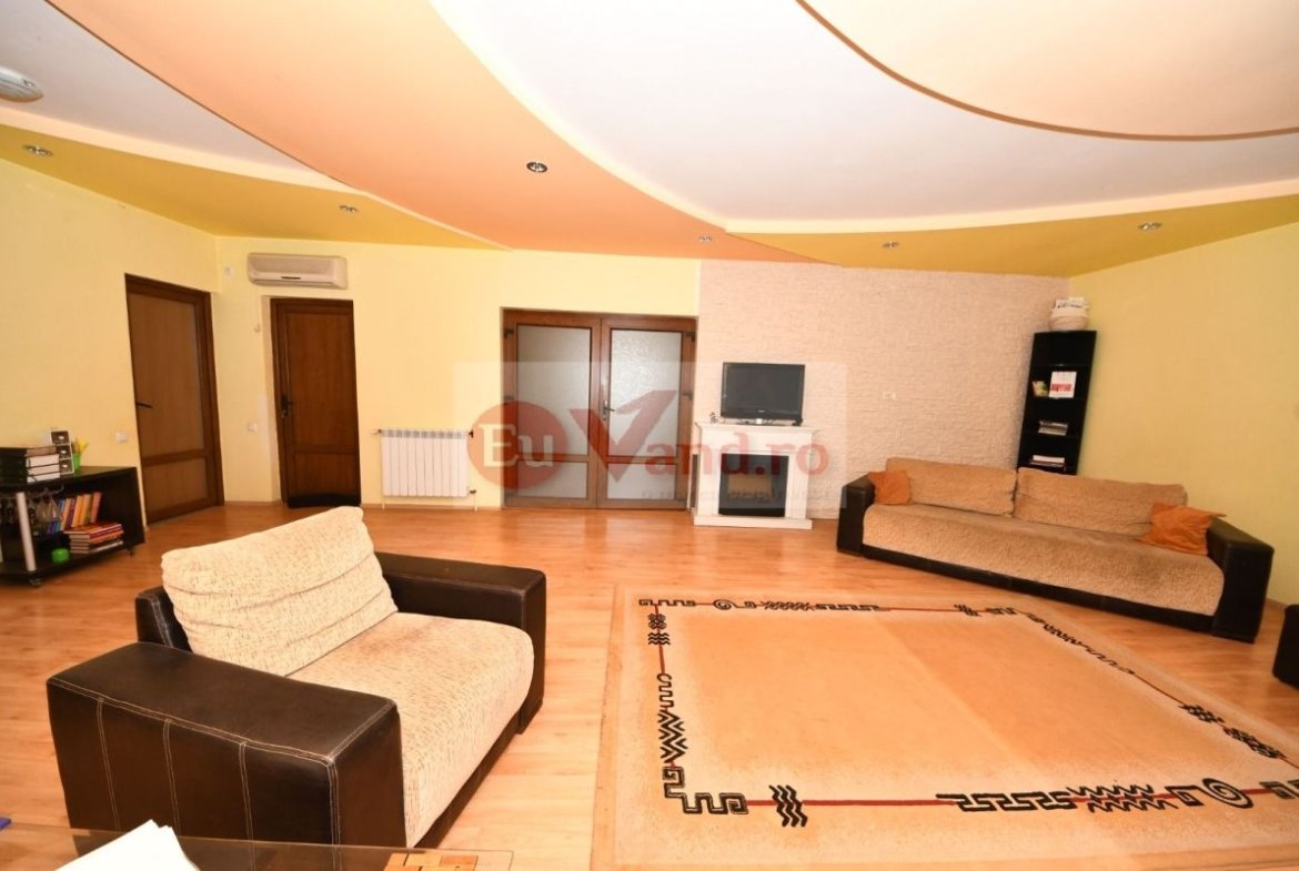 Vila spatioasa, pretabil pentru locuit/clinica, zona Micro 17 – Galati