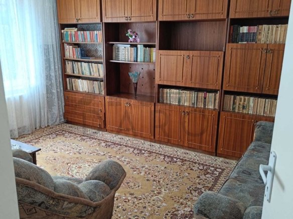 Inchiriem apartament 3 camere,Tudor,zona Dacia