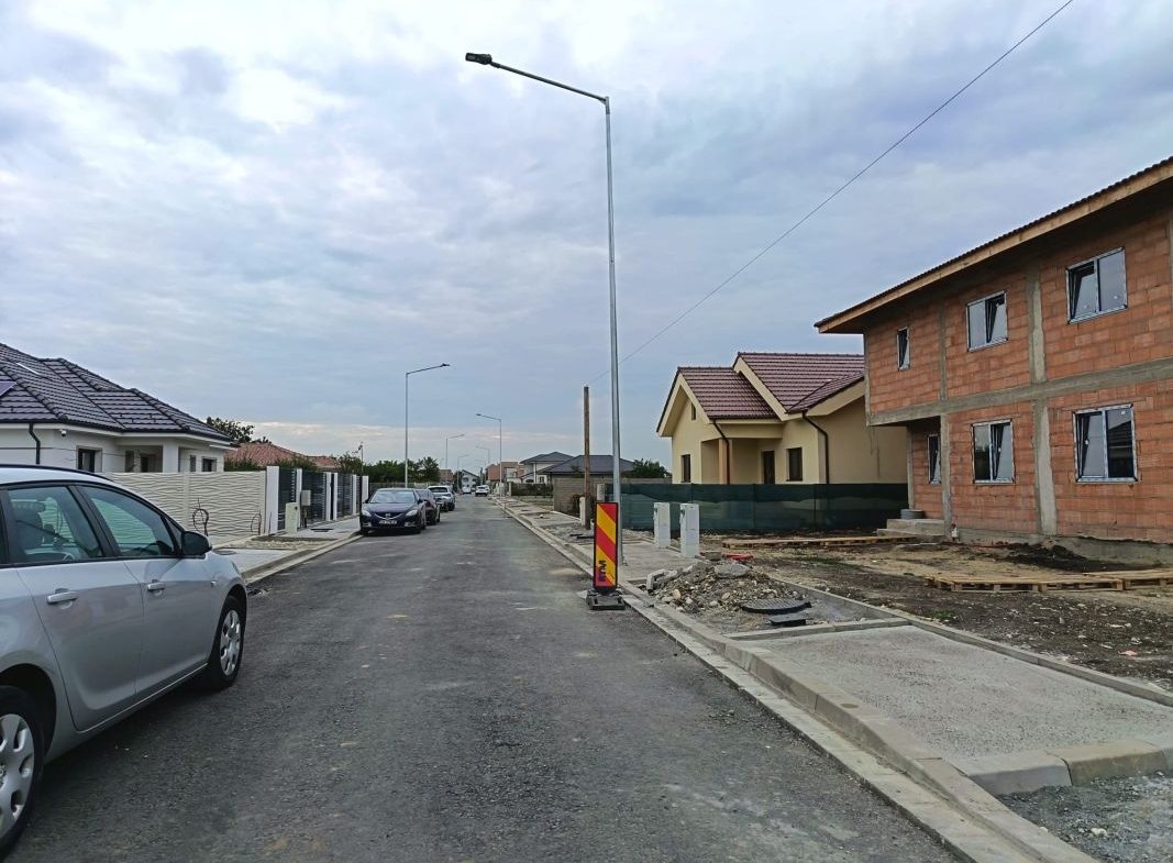 Jumătate de duplex la roșu de vânzare în Giarmata Vii, 129,52 mp utili
