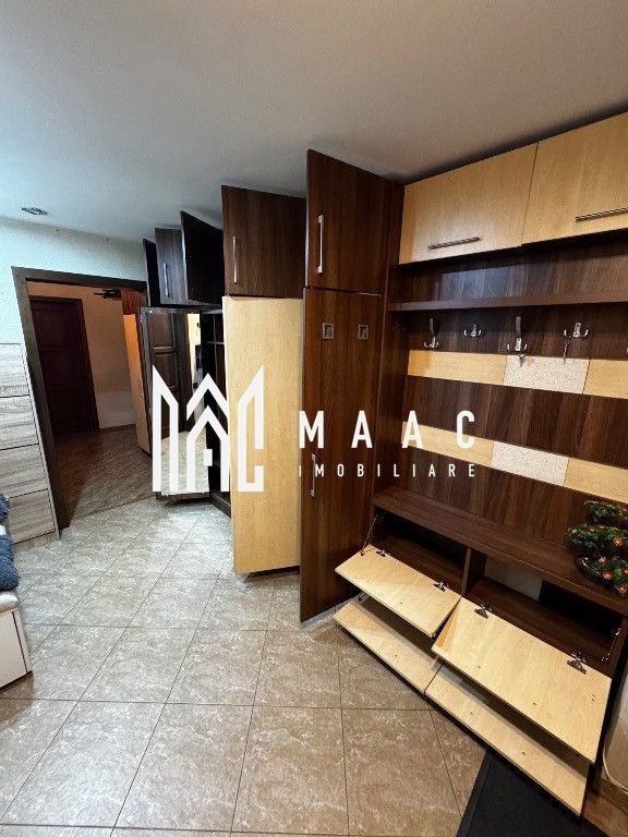 Proprietar vând apartament cu 4 camere, 90 m² utili, situat la parter,