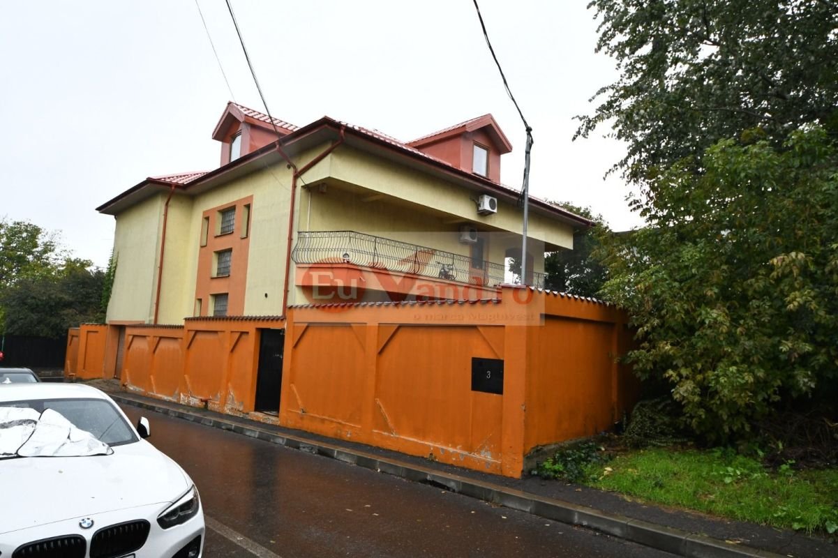 62c3bf085d32448a8123ead96e7c5c02 Vila spatioasa, pretabil pentru locuit/clinica, zona Micro 17 – Galati