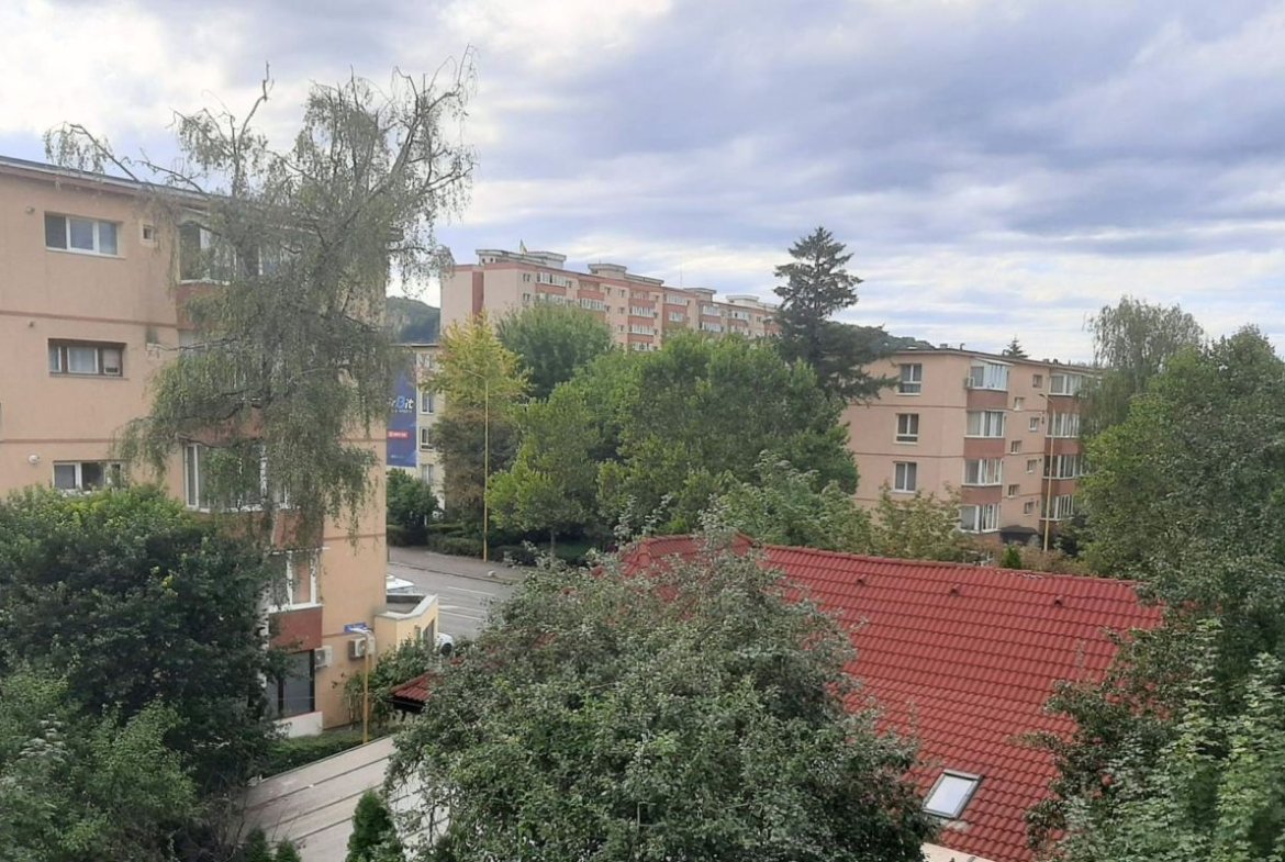 Apartament 2 camere 89000 EUR etaj intermediar foarte aproape de piata Astra
