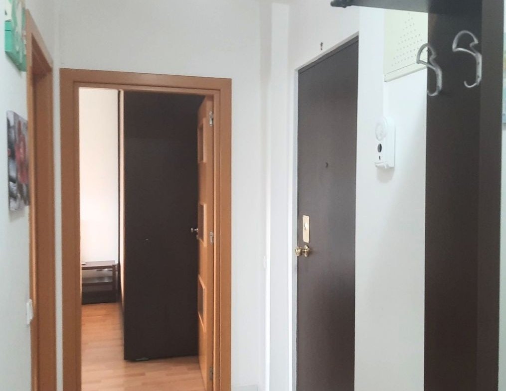 Apartament Renovat 2 Camere + Boxă 7 MP  Vedere Superbă spre Tâmpa