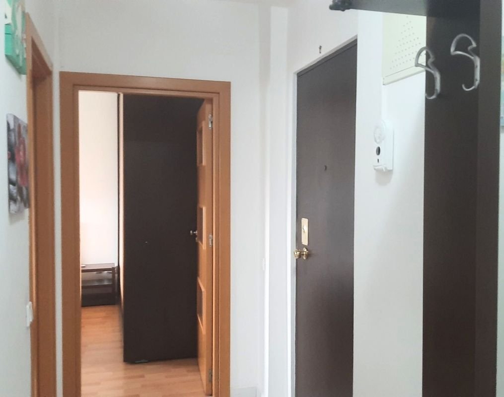 Apartament Renovat 2 Camere + Boxă 7 MP  Vedere Superbă spre Tâmpa