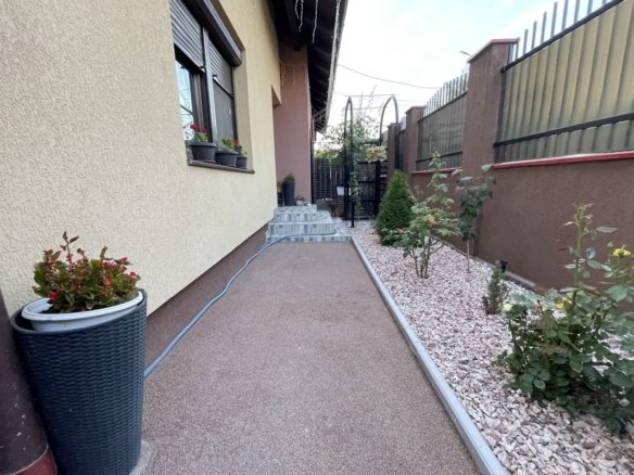 Duplex de vanzare in Sacalaz-parter +mansarda