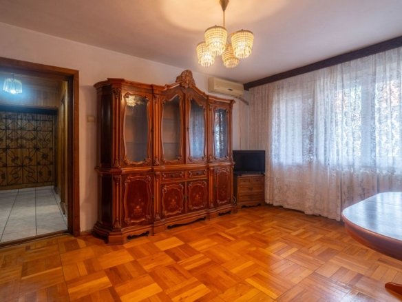 Apartament 3 camere – etaj 3 – bvd. Revolutiei – COMISION 0