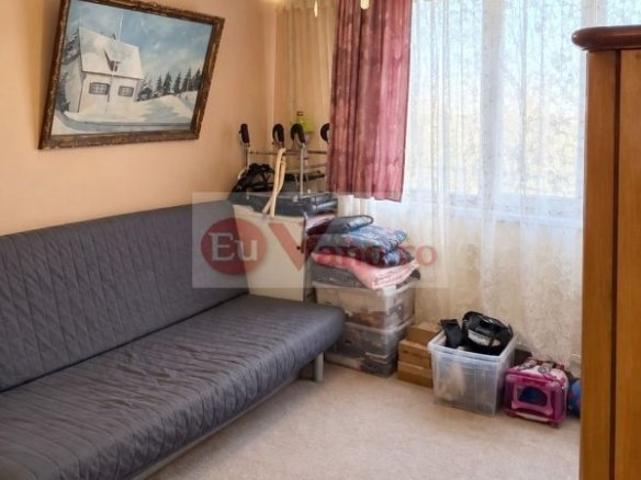 De vanzare apartament cu 3 camere etj 3, Mazepa 1, 80.000 euro