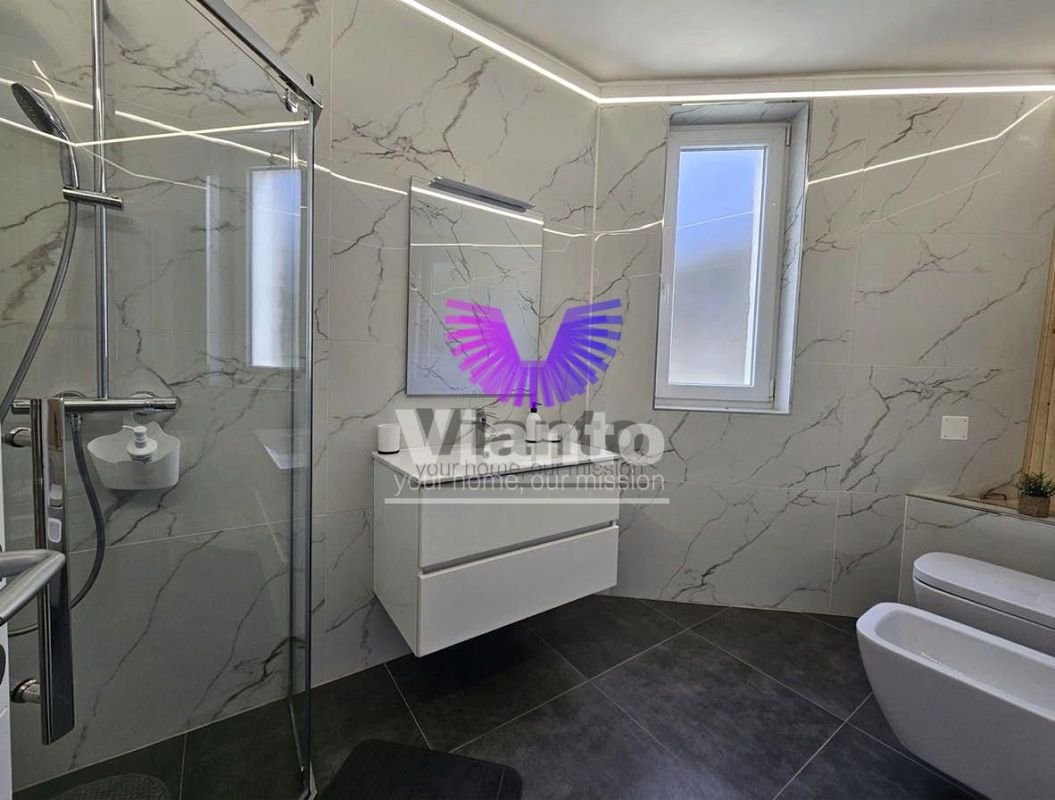 77016f84e18c4e6cb14a2f888532f42b Apartament 3 camere | 2 bai | Prima inchiriere | Gara | Sibiu