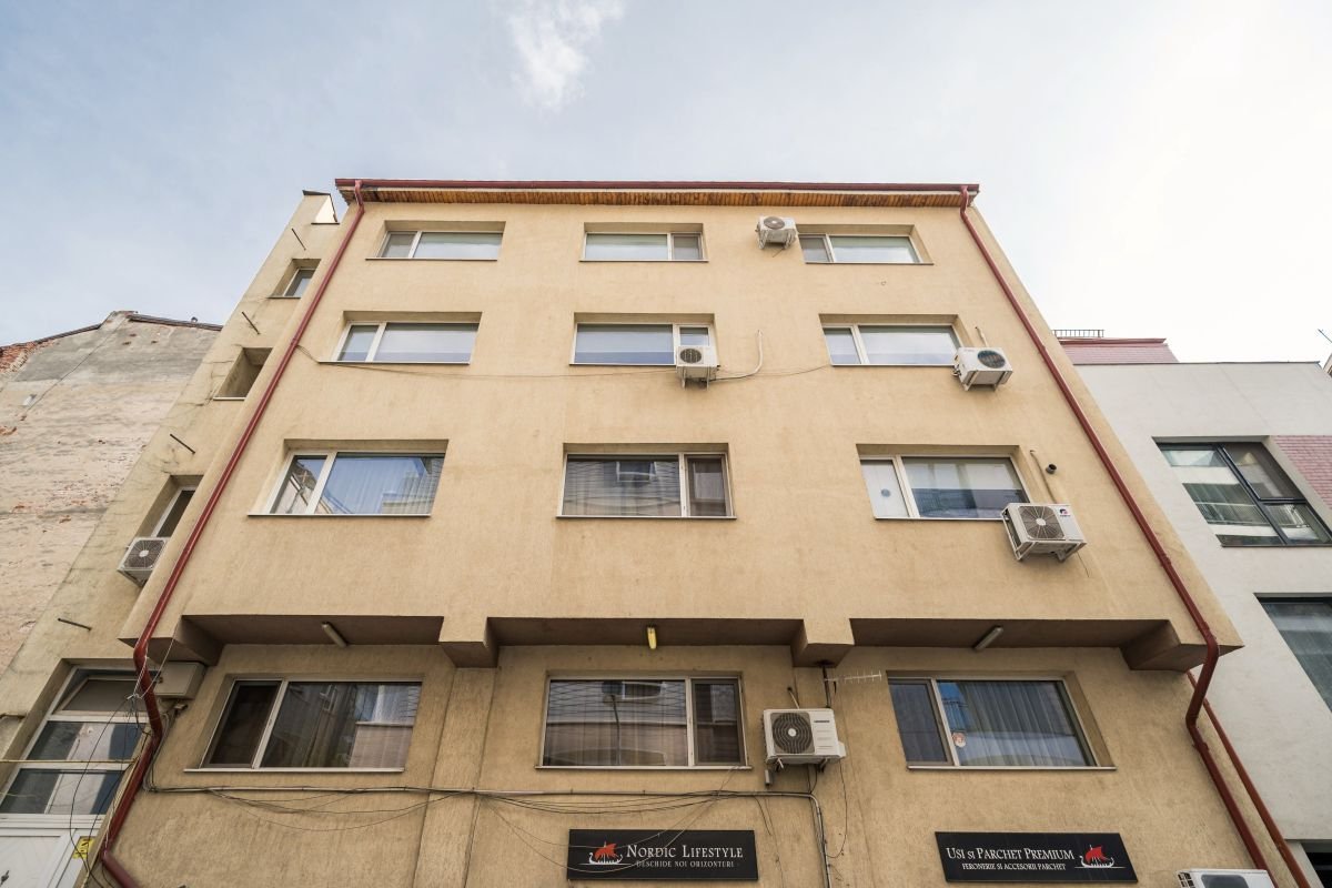 772bc297732b4db68059b83149443ec7 Stirbei Voda spatiu de birouri parter 90 mp