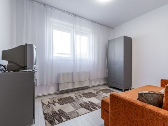 Apartament la cheie cu 2 camere la casa in Parneava Comision 0%