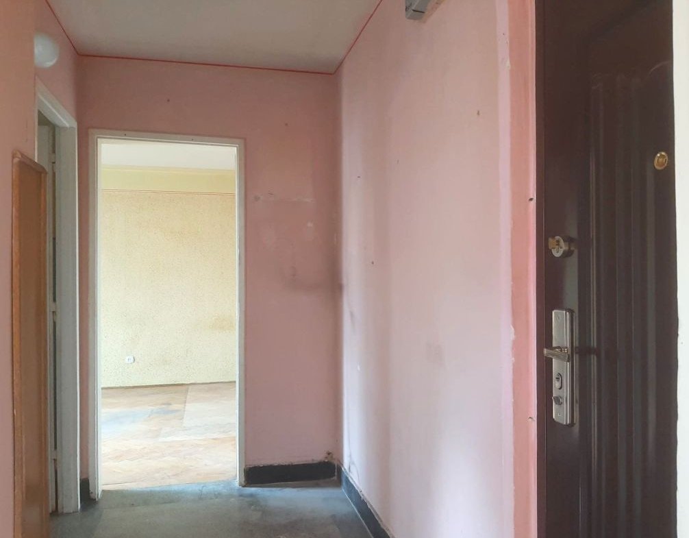 Apartament 2 camere 89000 EUR etaj intermediar foarte aproape de piata Astra