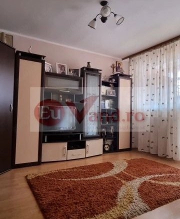 De inchiriat apartament  2 camere, Micro 20, zona 2 Cocosi, et. 6, 1900 lei