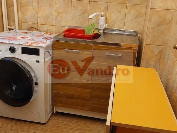 DE inchiriat apartament cu 2 camere, Micro 40, et. 1, 1500 lei