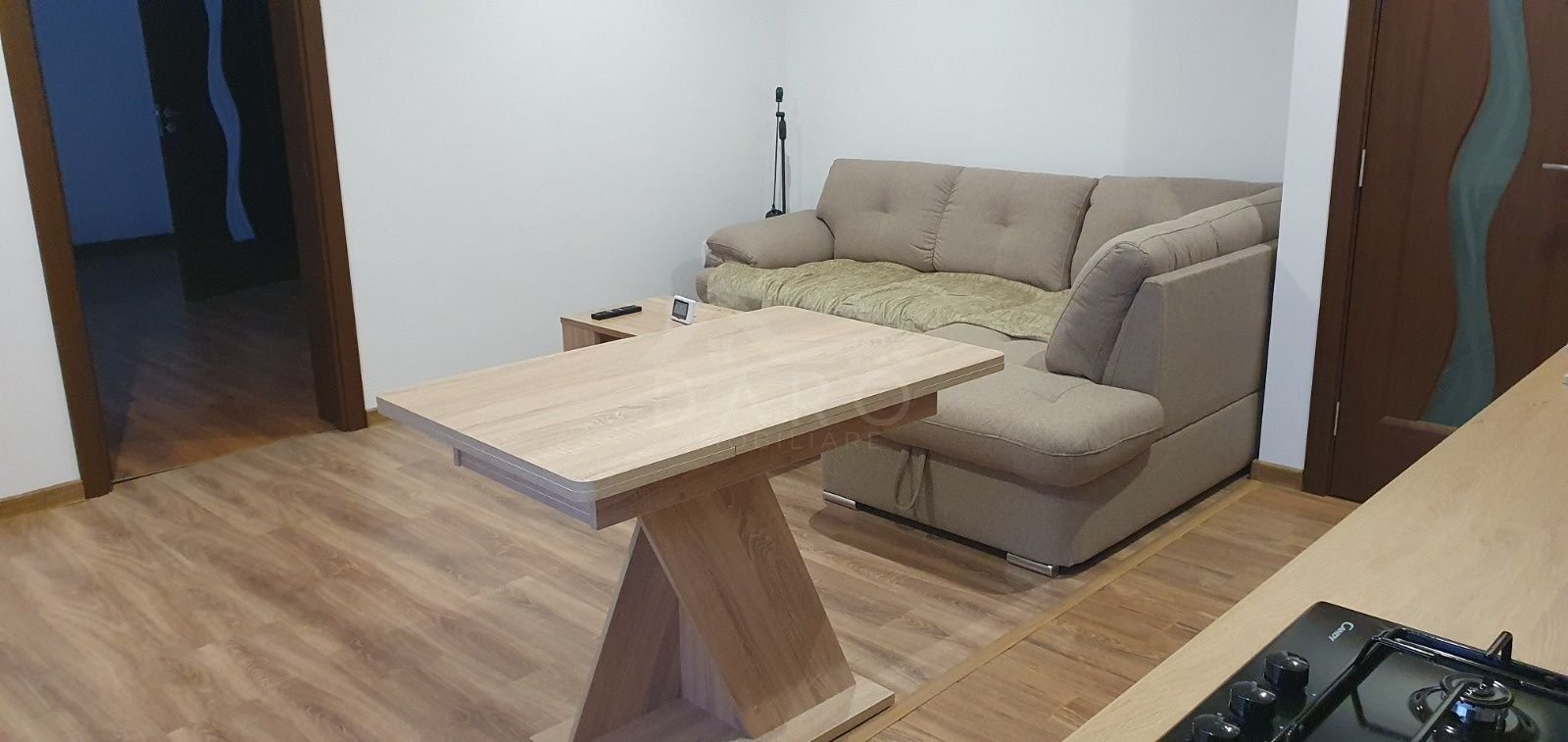 Inchiriez apartament cu doua camere, zona centrala
