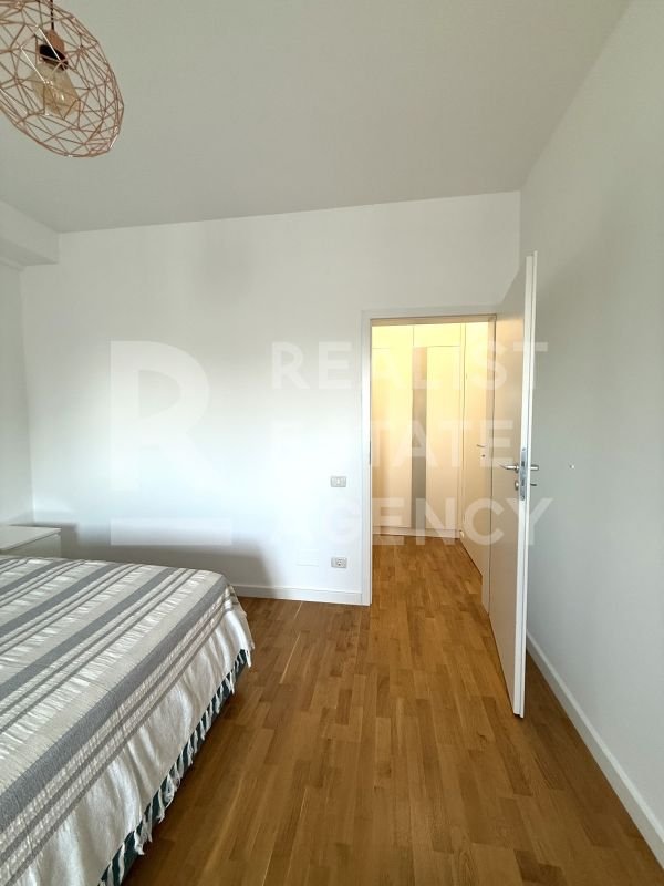 82c21be7346f4638b8f2f31b70a3fca6 Chirie, 2 camere + parcare, zona Aviației