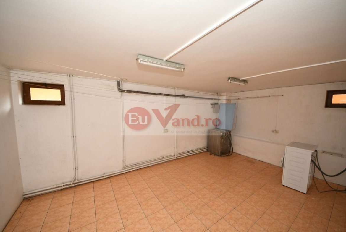 Vila spatioasa, pretabil pentru locuit/clinica, zona Micro 17 – Galati