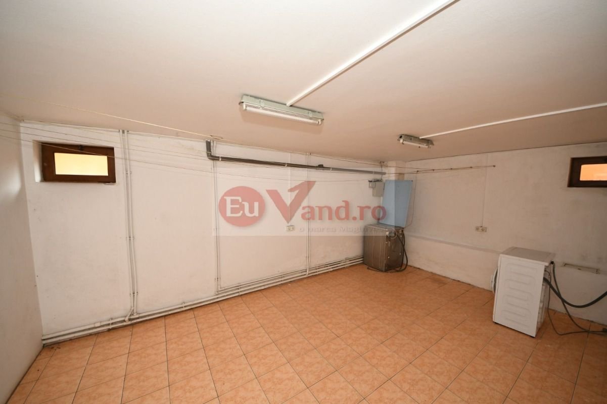 86045370a3fb478192731045d0f2feaa Vila spatioasa, pretabil pentru locuit/clinica, zona Micro 17 – Galati