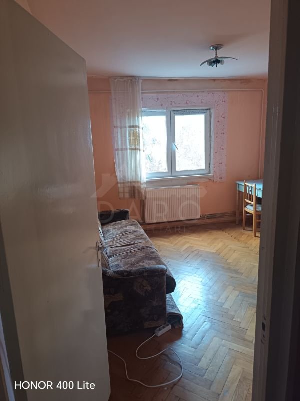 8c3571a7e57b4c73881eeeee40af0c86 oferim spre vanzare apartament cu o camera
