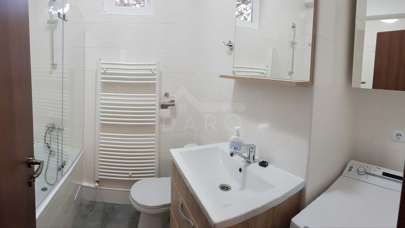 905b9dcf78294cc6ab5a1315e269d74f Închiriez apartament 4 camere zona rezidențială