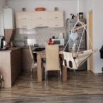 Închiriez apartament 2 camere + loc de parcare