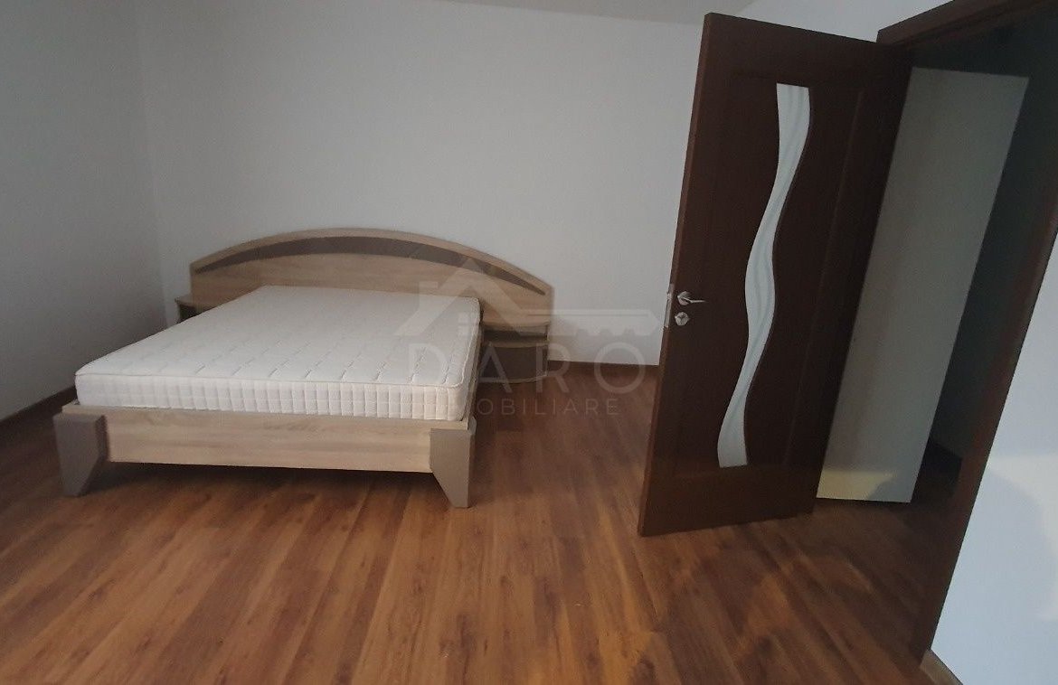 Inchiriez apartament cu doua camere, zona centrala