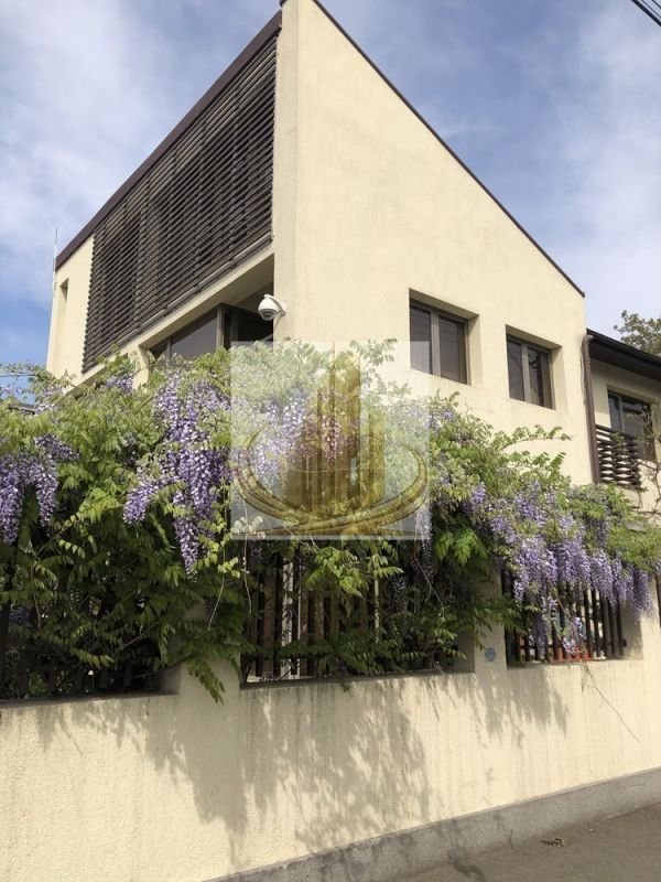 9e7ef3d9545d4d62b51e4016b5fcbfc8 Vilă spectaculoasă în zona Brâncoveanu | 270 mp | Garaj| Curte proprie