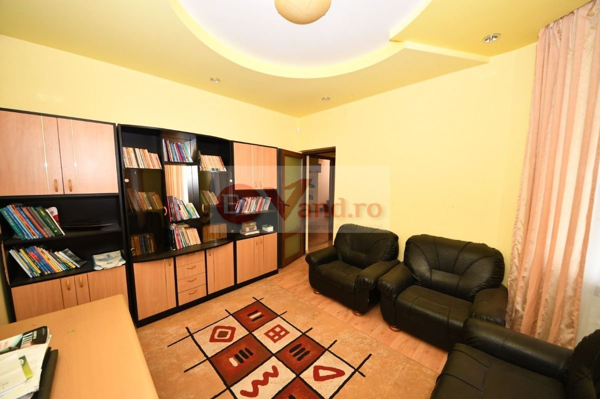 9ea5630da2614a87843d935e0791e68f Vila spatioasa, pretabil pentru locuit/clinica, zona Micro 17 – Galati