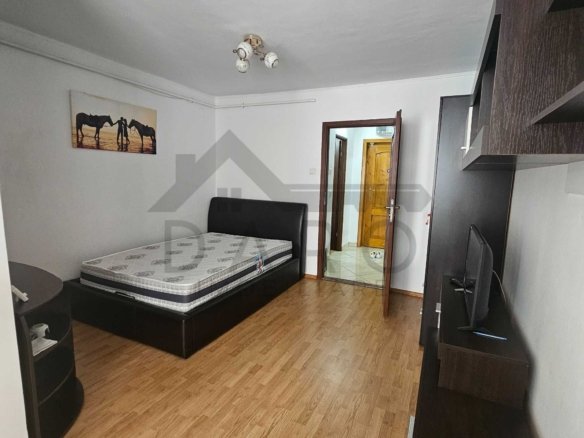 Garsoniera de inchiriat zona 7 noiembrie